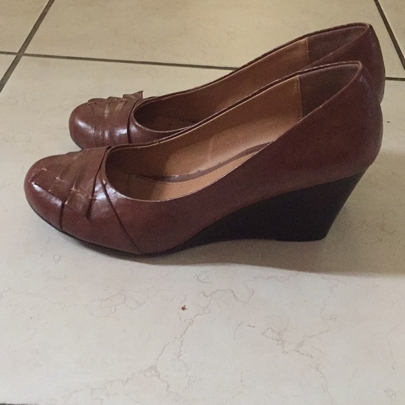 Brown wedges - Picture 2 of 2